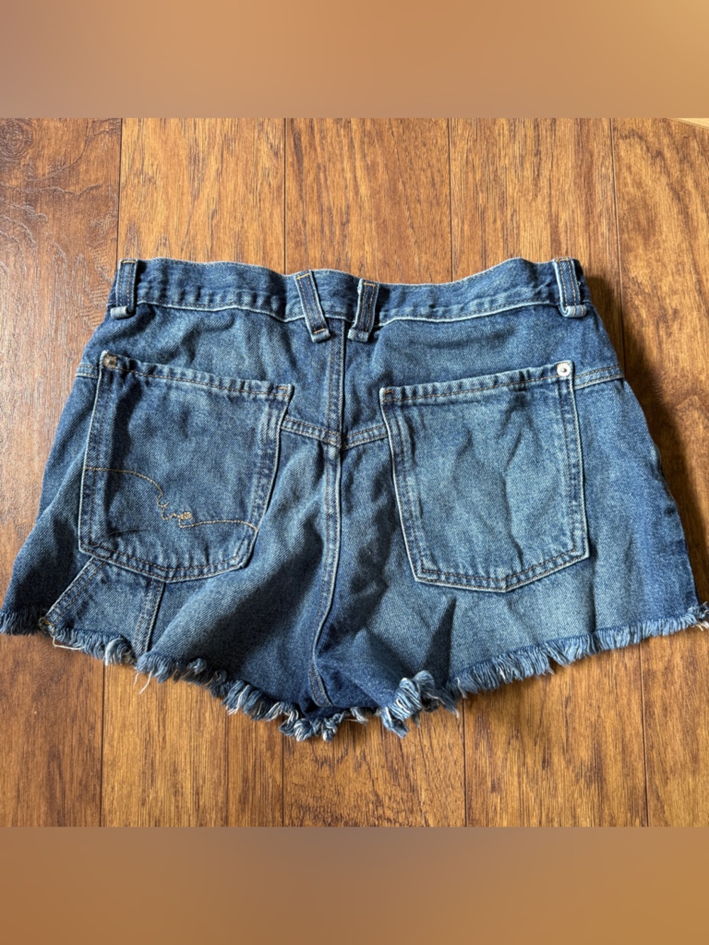 Free People We The Free Distressed Denim Shorts Size 27 Boho Cutoff Shorts - Picture 2 of 9